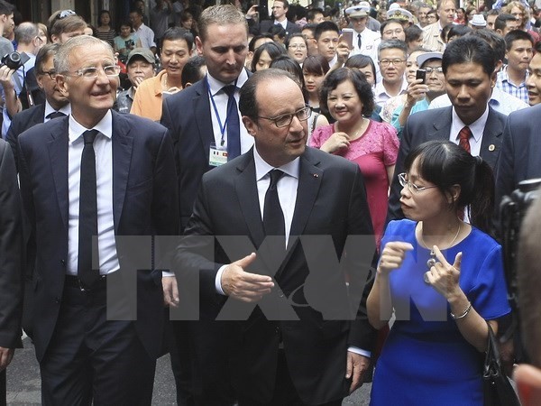 President Hollande’s Vietnam visit makes headlines in France - ảnh 1